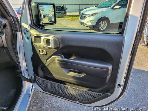 Used 2023 Jeep Gladiator Sport AWD/4WD image 32