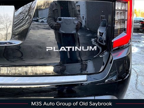 New 2026 Nissan Armada Platinum image 9