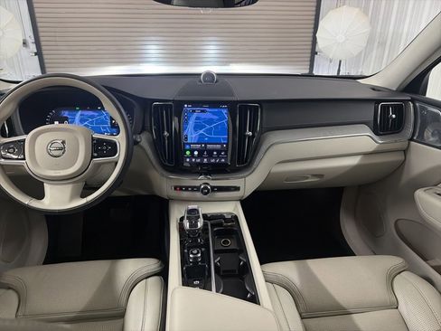 Used 2023 Volvo XC60 B5 Ultimate AWD/4WD image 32