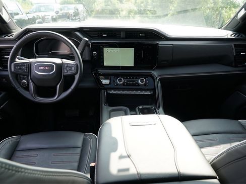 Used 2025 GMC Sierra 2500 AT4X image 25