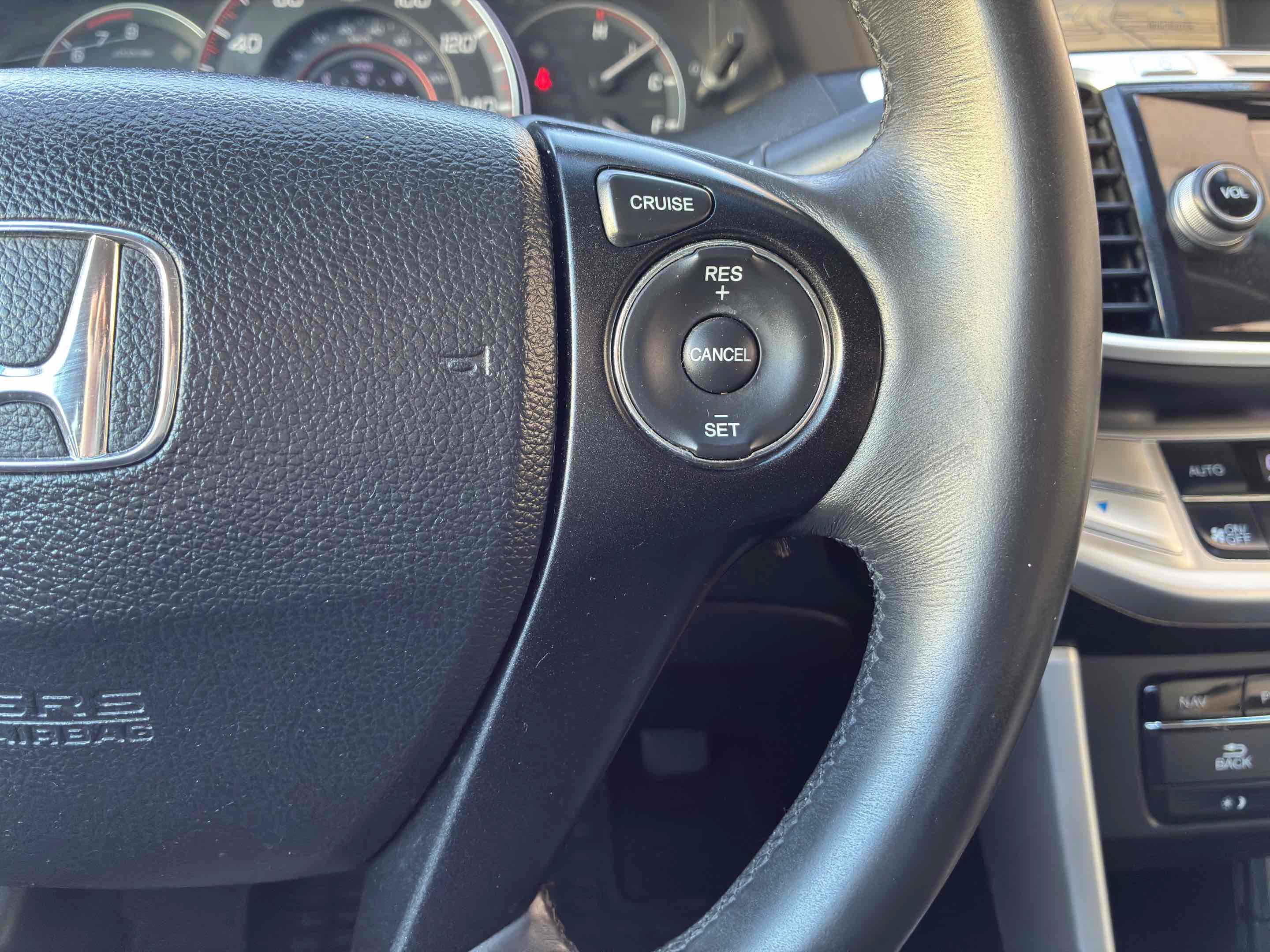 Used 2015 Honda Accord EX-L image 31