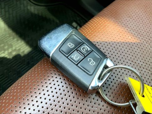 Used 2021 Volkswagen Atlas SEL Premium AWD/4WD image 15