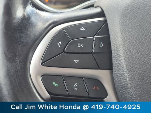 Used 2020 Jeep Grand Cherokee Limited AWD/4WD image 32