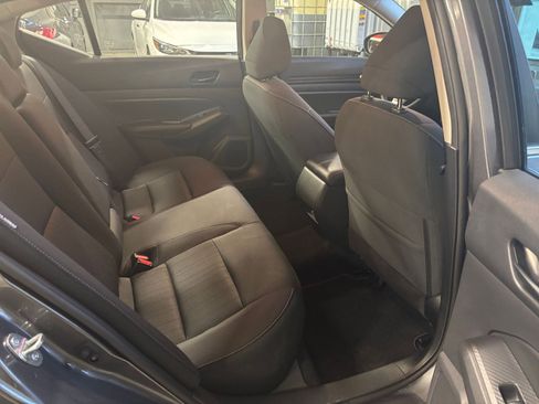 Used 2025 Nissan Altima 2.5 SV image 39