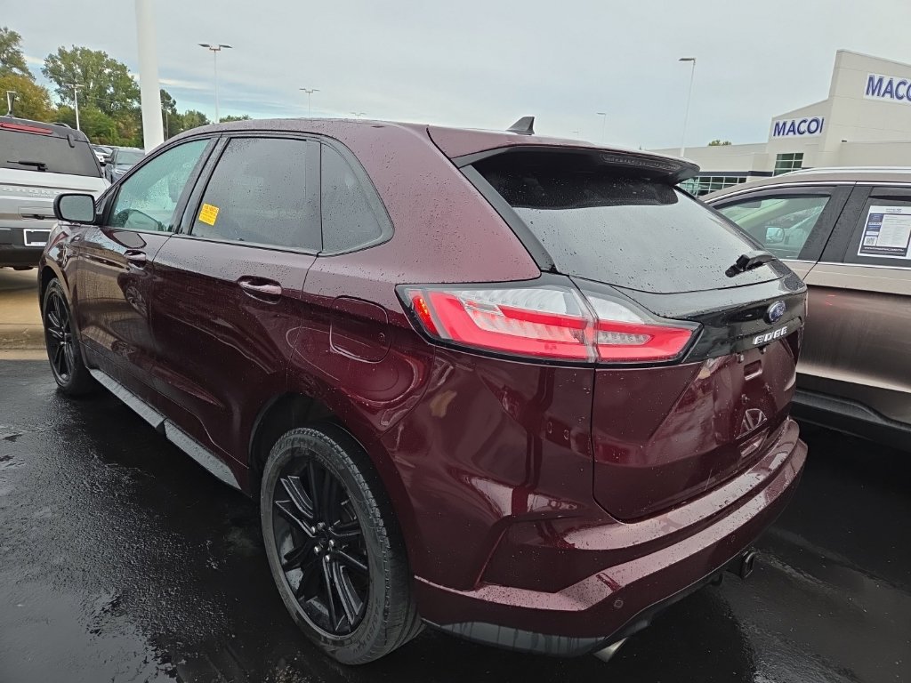 Used 2021 Ford Edge ST-Line w/ Class II Trailer Tow Package AWD/4WD image 9