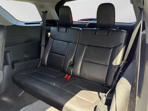Used 2023 Ford Explorer Limited AWD/4WD image 42