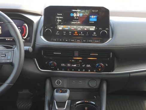 Certified 2023 Nissan Rogue Platinum w/ Platinum Premium Package FWD image 18