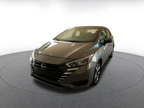 Used 2025 Nissan Versa SV image 7