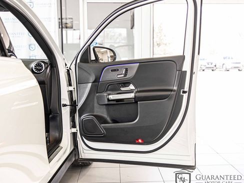 Used 2022 Mercedes-Benz GLB 250 4MATIC w/ Premium Package Lite image 42