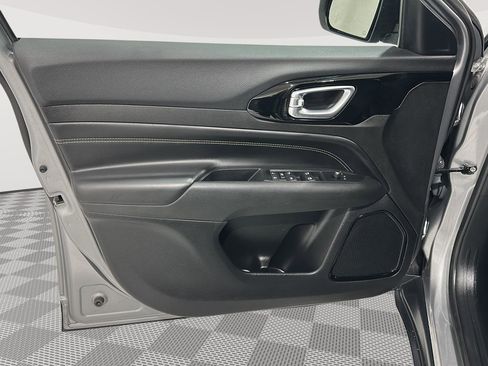 Used 2022 Jeep Compass Altitude image 19