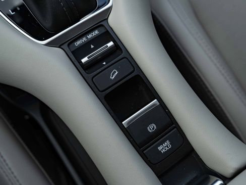 Used 2025 Honda HR-V EX-L image 27