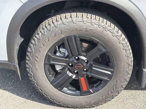 Used 2025 Nissan Rogue SV AWD/4WD image 11