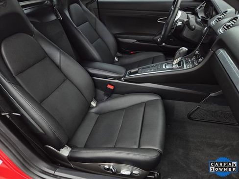 Used 2025 Porsche 718 Cayman w/ Premium Package image 11