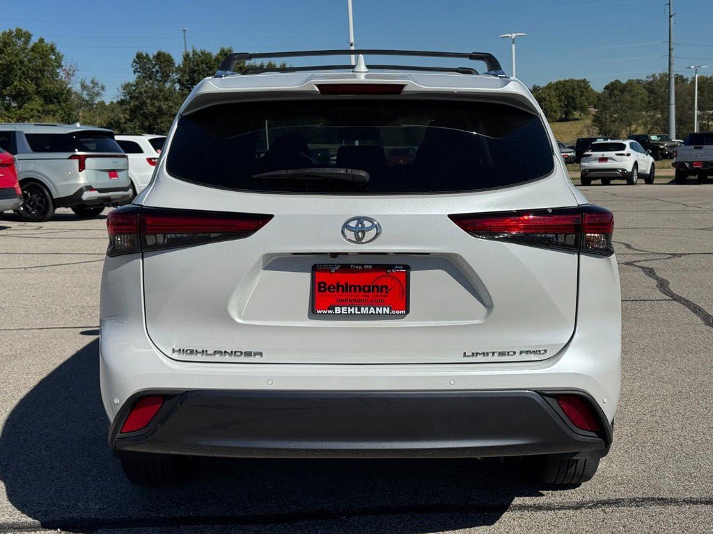 Used 2023 Toyota Highlander Limited AWD/4WD image 5