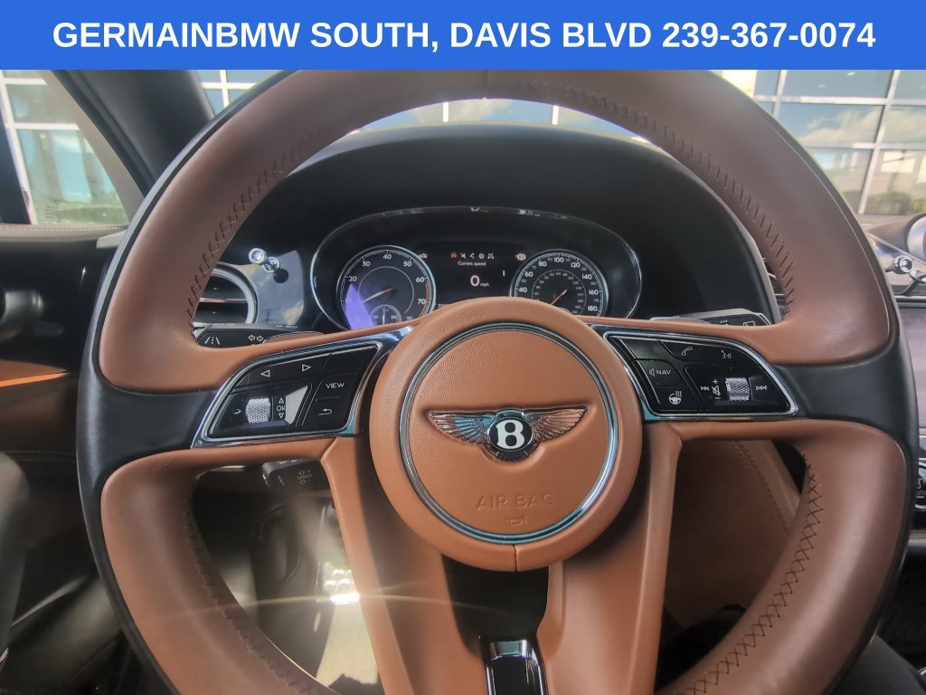 Used 2017 Bentley Bentayga AWD/4WD image 27