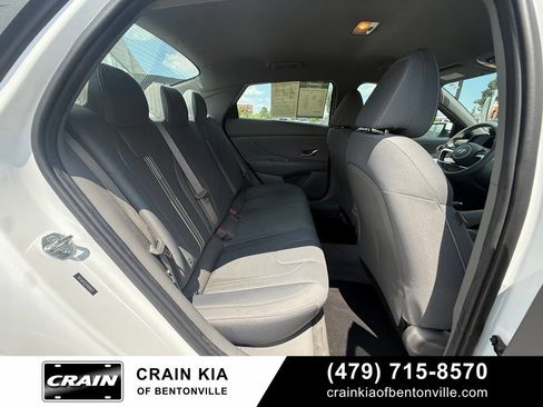Used 2023 Hyundai Elantra SEL FWD image 29