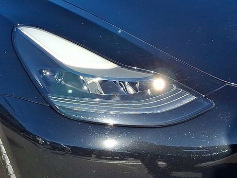 Used 2023 Tesla Model 3 Performance image 11