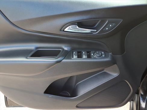 Used 2020 Chevrolet Equinox LT image 15