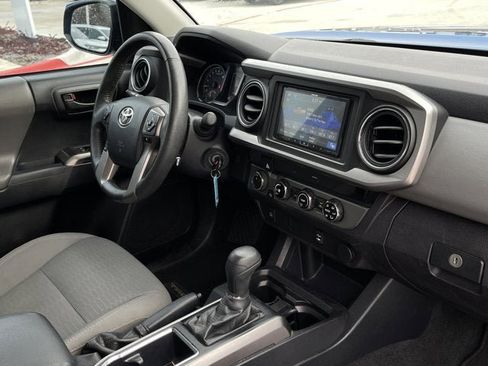 Used 2017 Toyota Tacoma SR5 image 15
