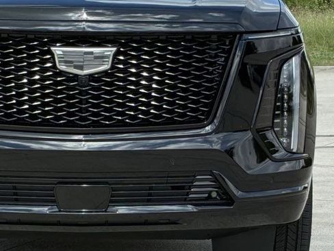 New 2026 Cadillac Escalade Platinum Sport w/ LPO, ONYX Package AWD/4WD image 7