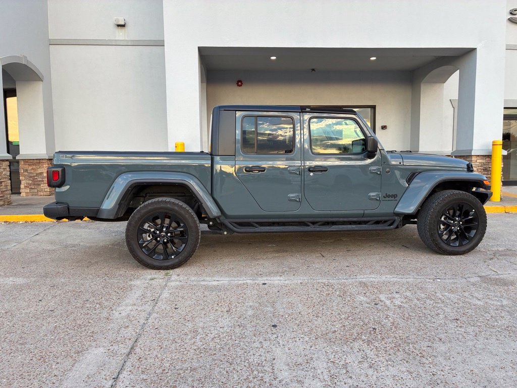 Used 2025 Jeep Gladiator Sport AWD/4WD image 12