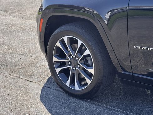 Used 2022 Jeep Grand Cherokee L Overland w/ Luxury Tech Group IV image 14