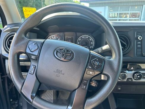 Used 2018 Toyota Tacoma SR w/ SR Convenience Package AWD/4WD image 14