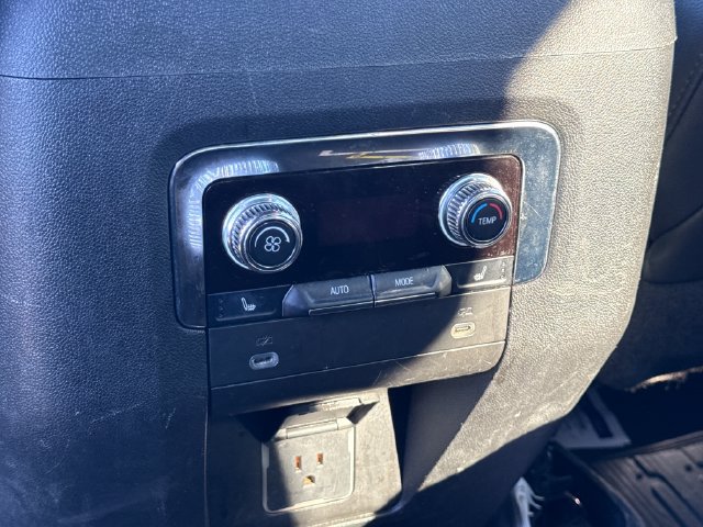 Used 2022 GMC Yukon AT4 AWD/4WD image 25