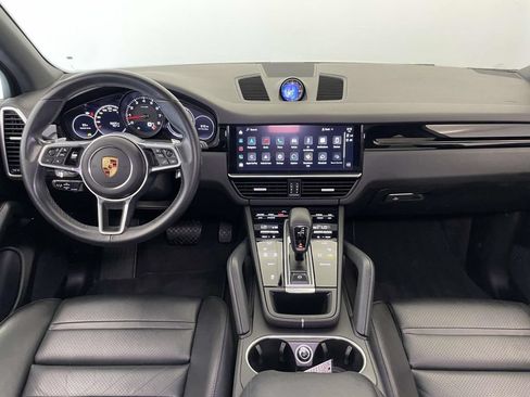 Certified 2023 Porsche Cayenne AWD/4WD image 25