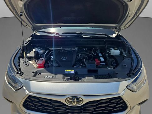 Used 2023 Toyota Highlander XLE FWD image 35