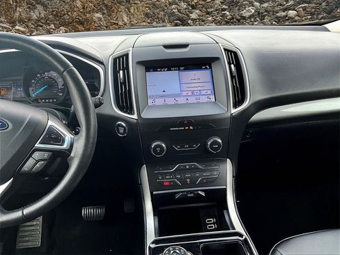 Used 2019 Ford Edge SEL w/ Equipment Group 201A image 6