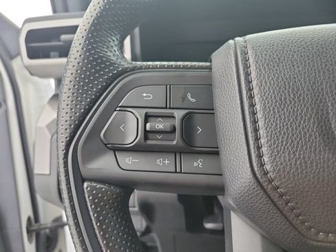 Used 2025 Toyota Tacoma SR5 AWD/4WD image 22