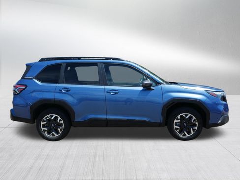 Used 2025 Subaru Forester Premium AWD/4WD image 8