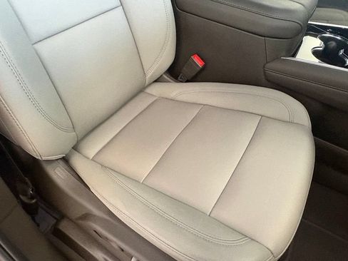 Used 2026 Chevrolet Tahoe LT w/ Comfort Package AWD/4WD image 36