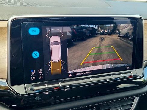 Used 2024 Volkswagen Atlas SE FWD image 35