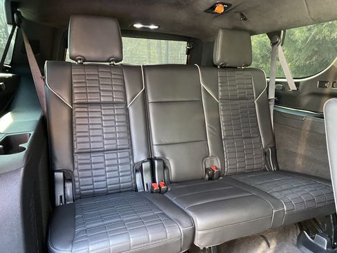 Used 2023 Cadillac Escalade ESV V image 41