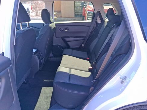 Used 2024 Nissan Rogue SV image 23