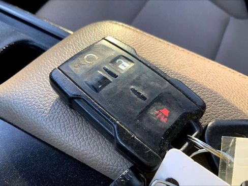 Used 2018 Chevrolet Silverado 1500 LT w/ LT Eassist Package image 14