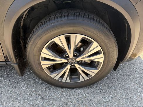 Used 2023 Nissan Rogue SV FWD image 31