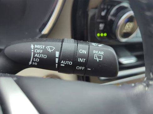 Used 2023 Toyota Highlander Platinum FWD image 20