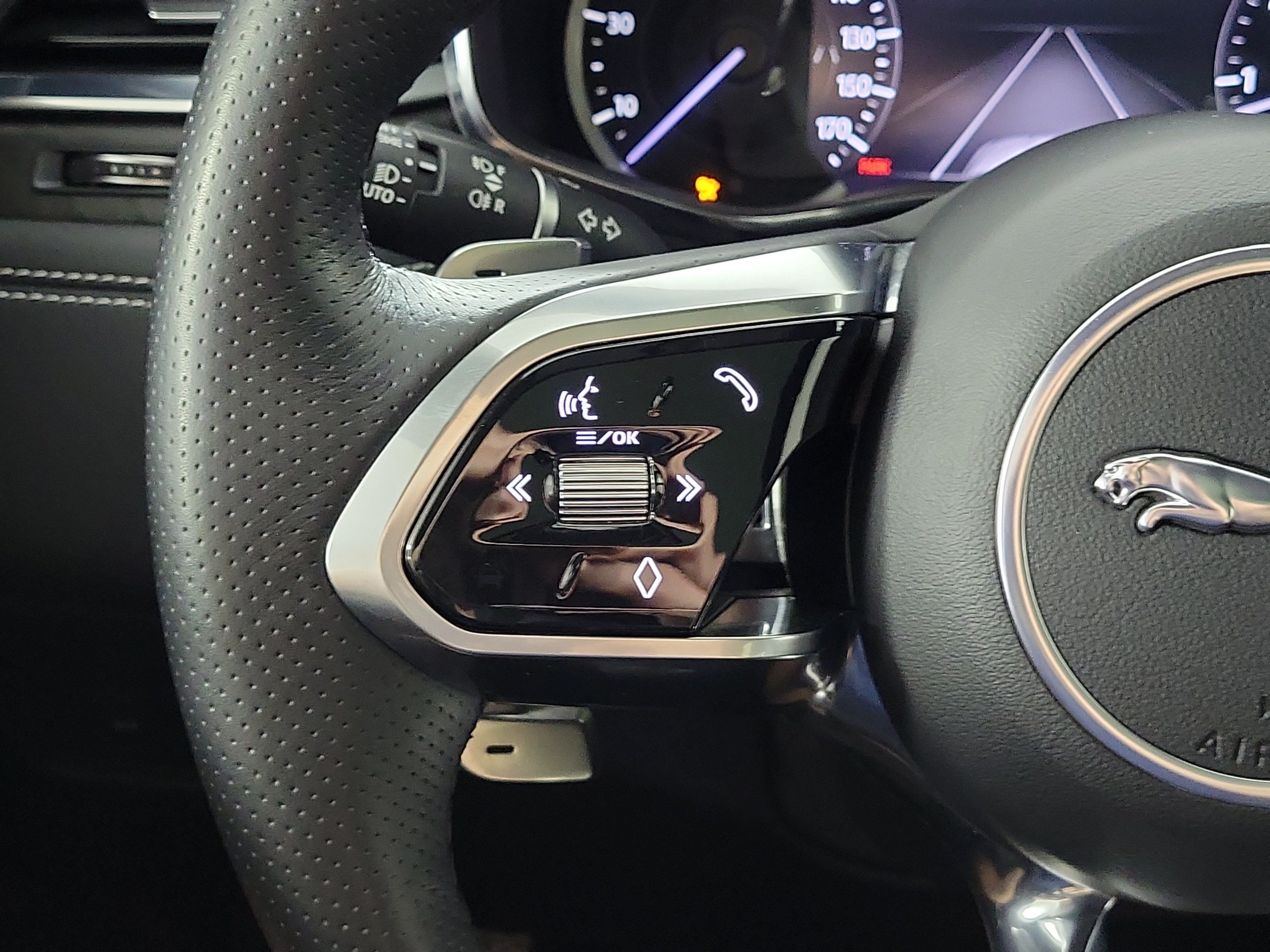Used 2023 Jaguar F-PACE R-Dynamic S AWD/4WD image 13