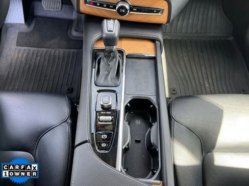 Used 2021 Volvo XC90 T6 Momentum AWD/4WD image 29
