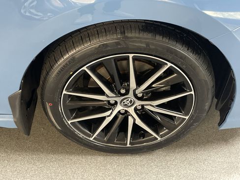 Used 2023 Toyota Camry SE w/ Cold Weather Package image 13