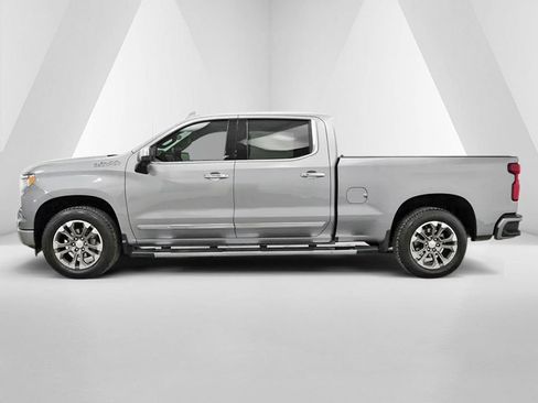 Used 2023 Chevrolet Silverado 1500 High Country w/ Technology Package AWD/4WD image 4