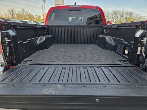Used 2022 Toyota Tacoma TRD Sport AWD/4WD image 26
