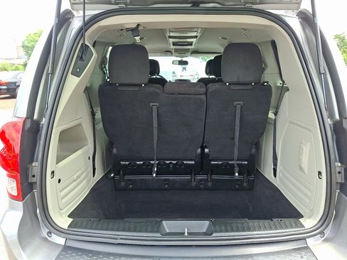 Used 2013 Dodge Grand Caravan Crew w/ Entertainment Group 1 image 28