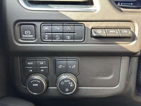 Used 2024 Chevrolet Tahoe High Country image 33