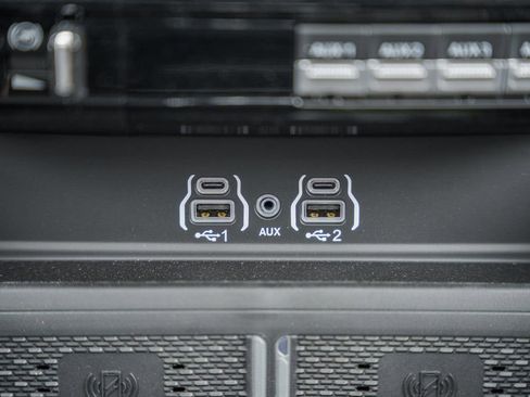New 2026 RAM 2500 Laramie AWD/4WD image 32