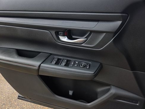 Used 2025 Honda CR-V Sport image 16