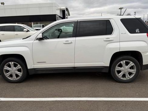 Used 2017 GMC Terrain SLE image 11